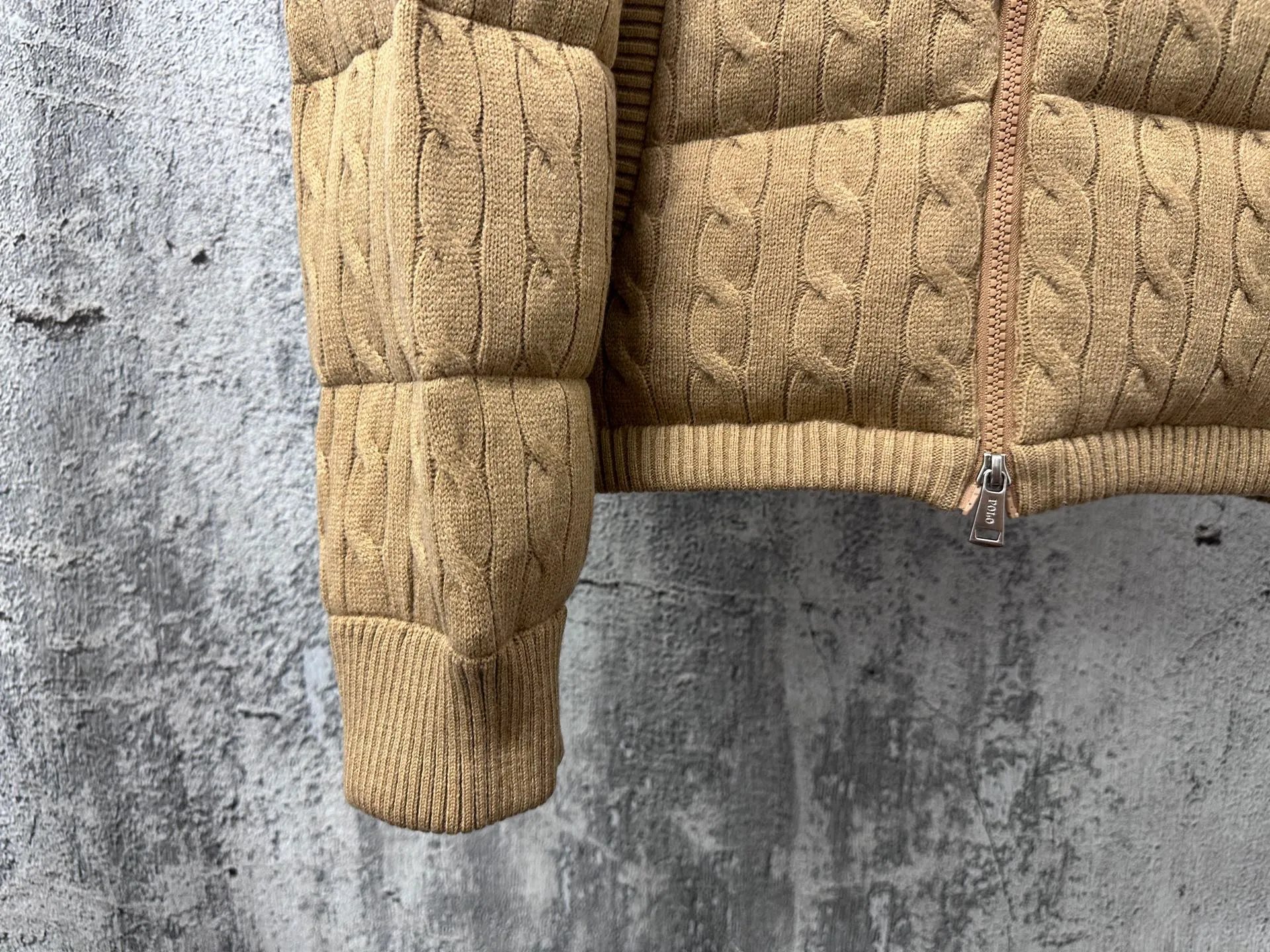 ￼ P1000 【Rah Lauren】Ralph Lauren cable down jacket. The warmth of winter is within reach. Combining classic cable knit with warm down, Rah Lauren's texture choice. Warm winter colors, the answer to classics and style. ❄️Needless to say, the texture speaks for itself and defines your winter style. Color Black Khaki Size S-XL